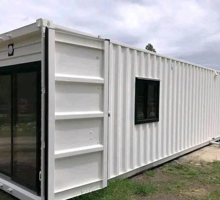 40 Ft High Cube Container Tiny Home – photo 1 of 7