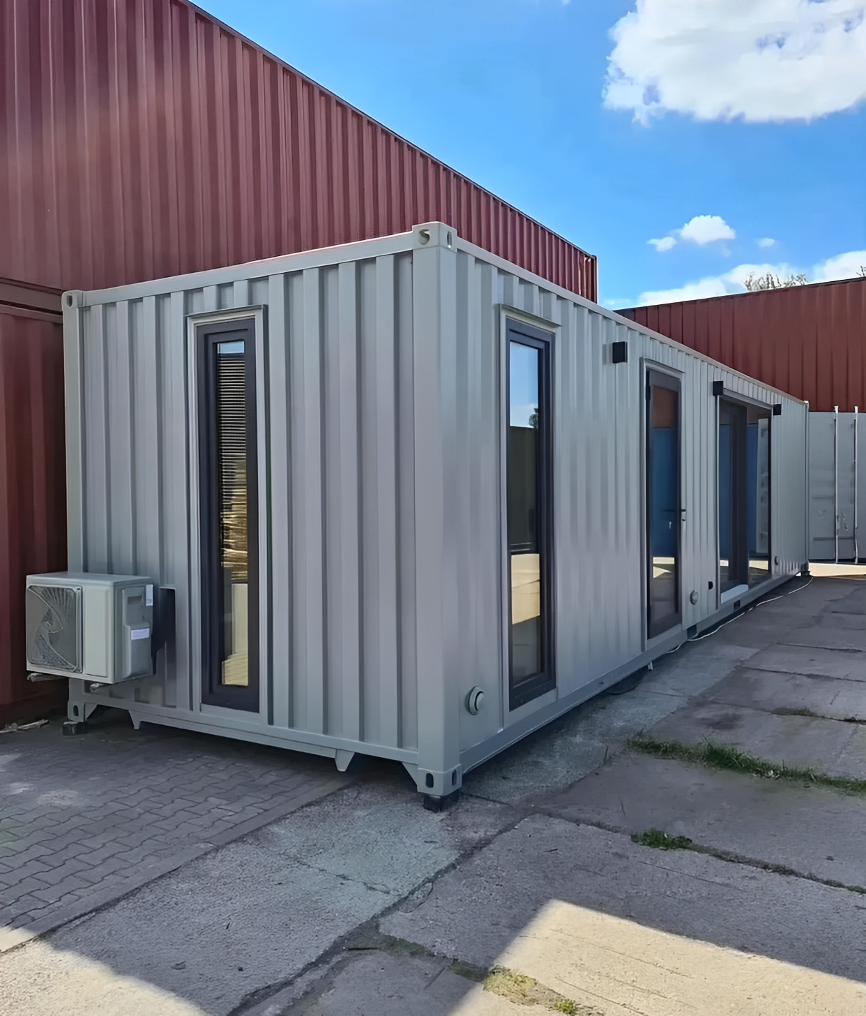 40 ft Custom Shipping Container House – photo 1 of 9